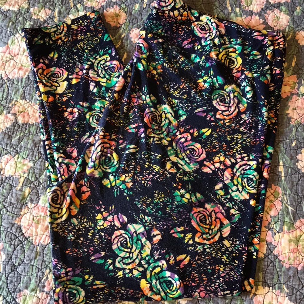 Floral TC2 Lularoe leggings